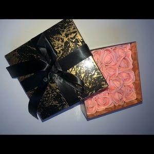 Jewelry box with two free rings